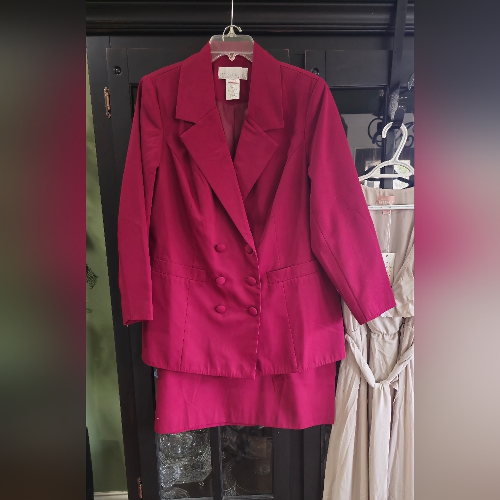 🔥🔥🔥 BUY 3 AND SAVE Womens suit set Jacket and skirt